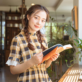 多媒体+小班课的模式