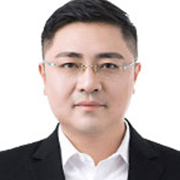 拥有丰富的海外生存经验